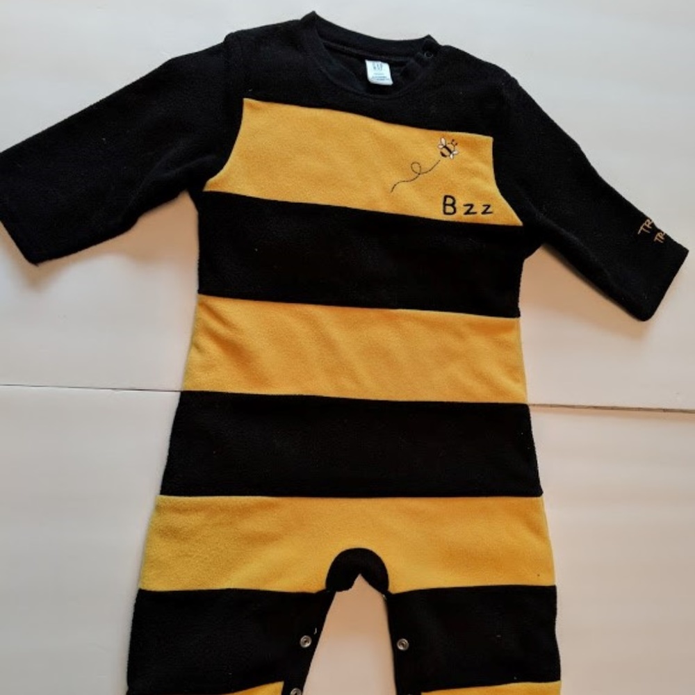 Gap Infant Bumble Bee Costume with Wings 6-12 Mos